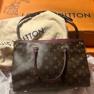 Louis Vuitton Pallas Monogram Tote